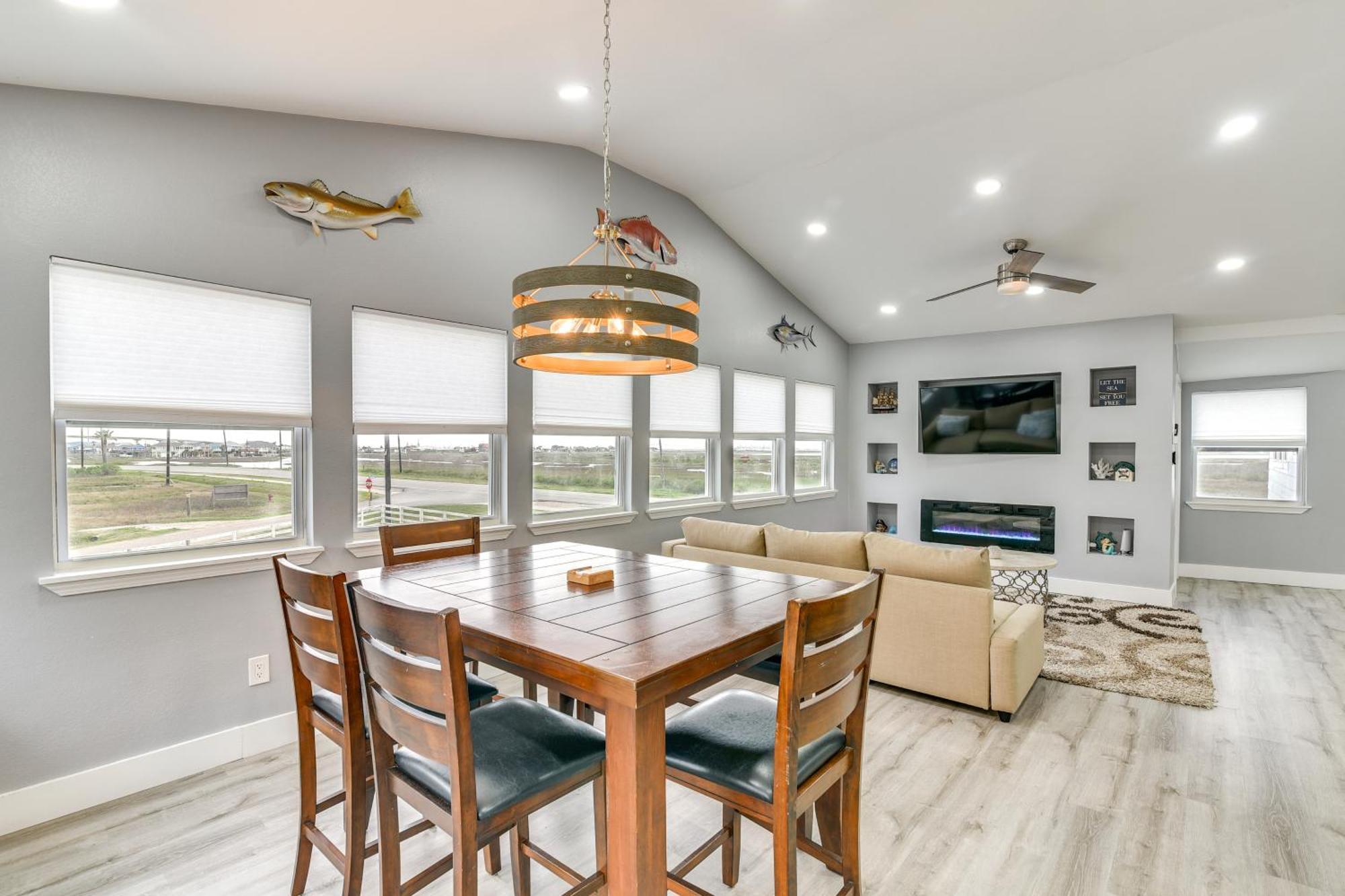 Modern Freeport Home Short Walk To Surfside Beach Luaran gambar