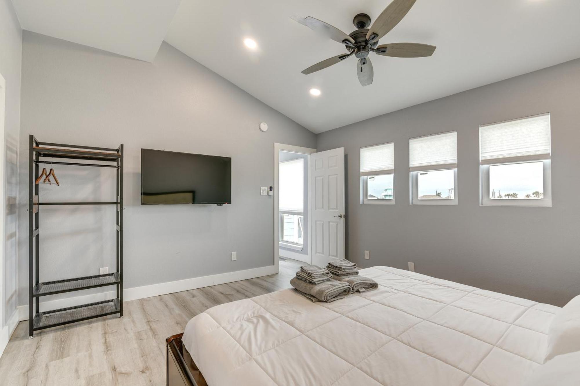 Modern Freeport Home Short Walk To Surfside Beach Luaran gambar